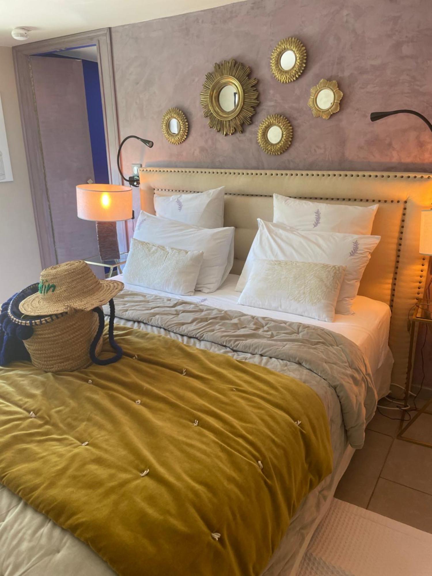 Mas De Provence En Riviera Otel La Roquette-sur-Var Oda fotoğraf